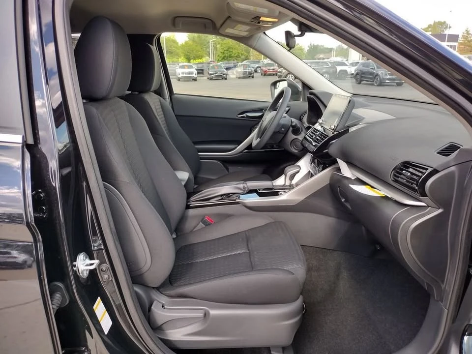 2026 Mitsubishi Eclipse Cross - Image 10 of 20