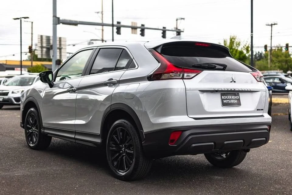 2026 Mitsubishi Eclipse Cross - Image 9 of 20