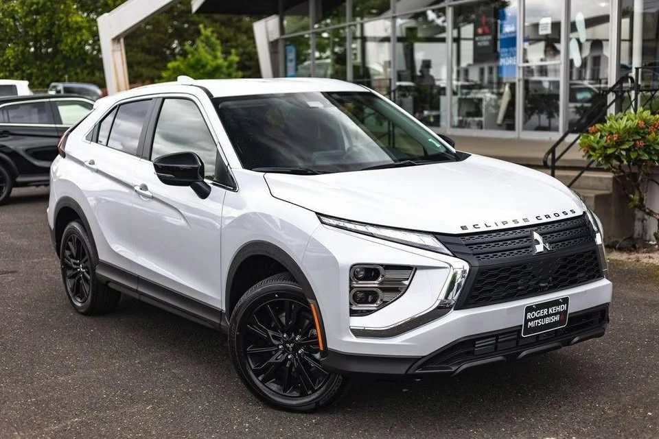 2026 Mitsubishi Eclipse Cross - Image 2 of 20