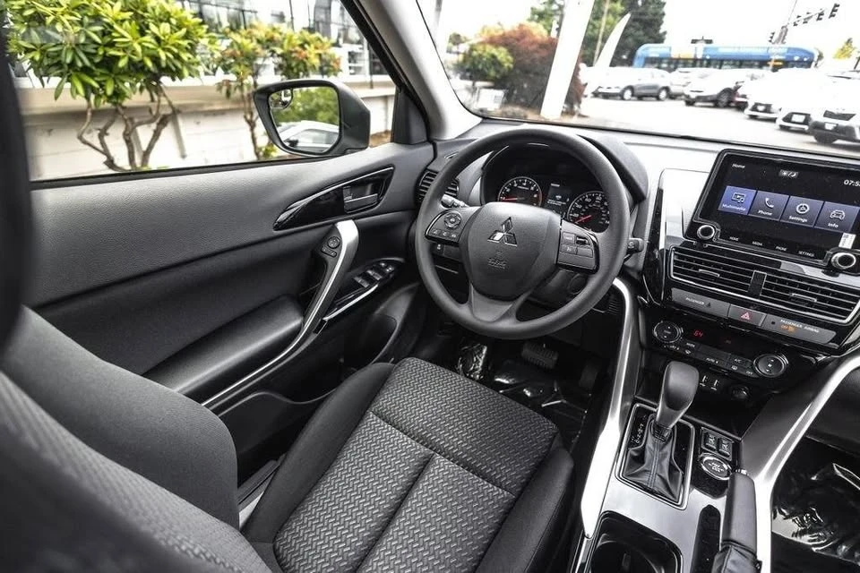 2026 Mitsubishi Eclipse Cross - Image 19 of 20
