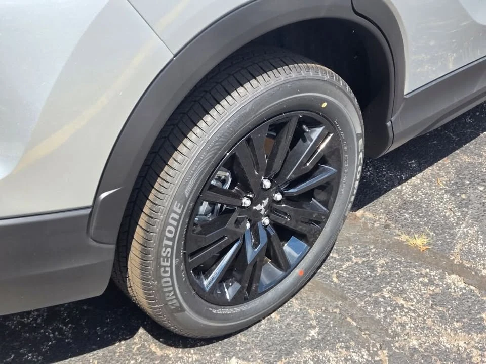 2026 Mitsubishi Eclipse Cross - Image 9 of 20