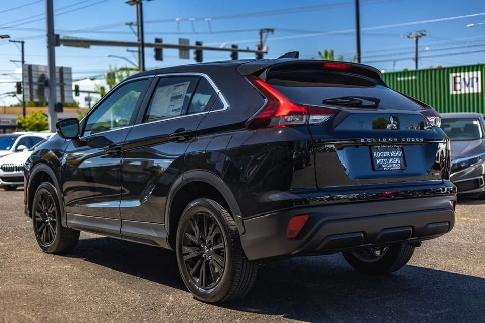 2026 Mitsubishi Eclipse Cross - Image 9 of 20