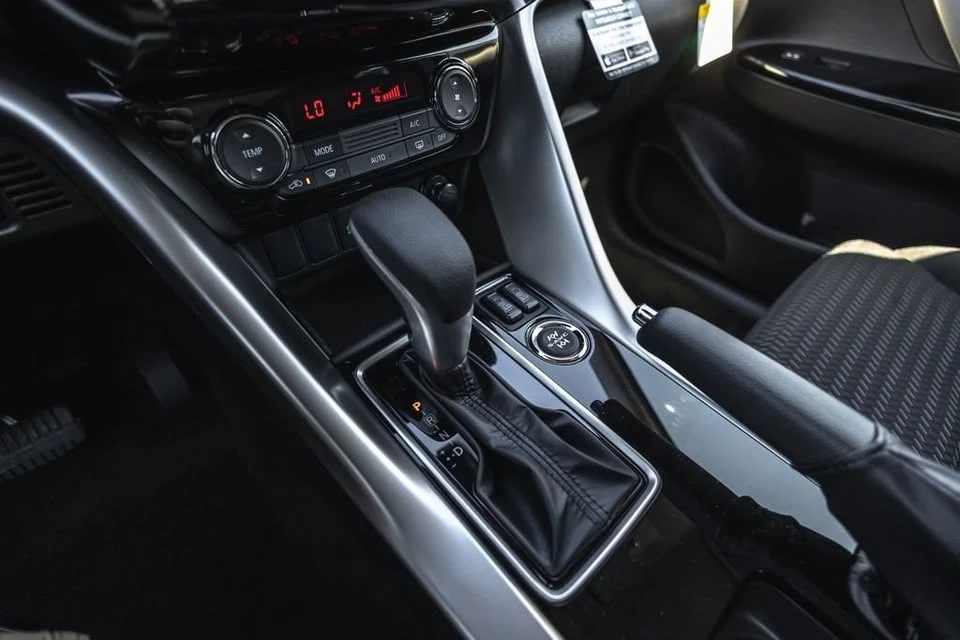 2026 Mitsubishi Eclipse Cross - Image 15 of 20