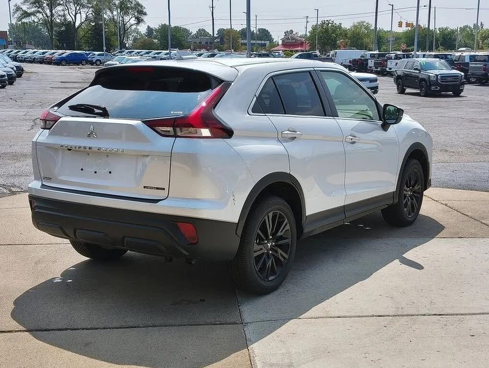 2026 Mitsubishi Eclipse Cross - Image 14 of 20
