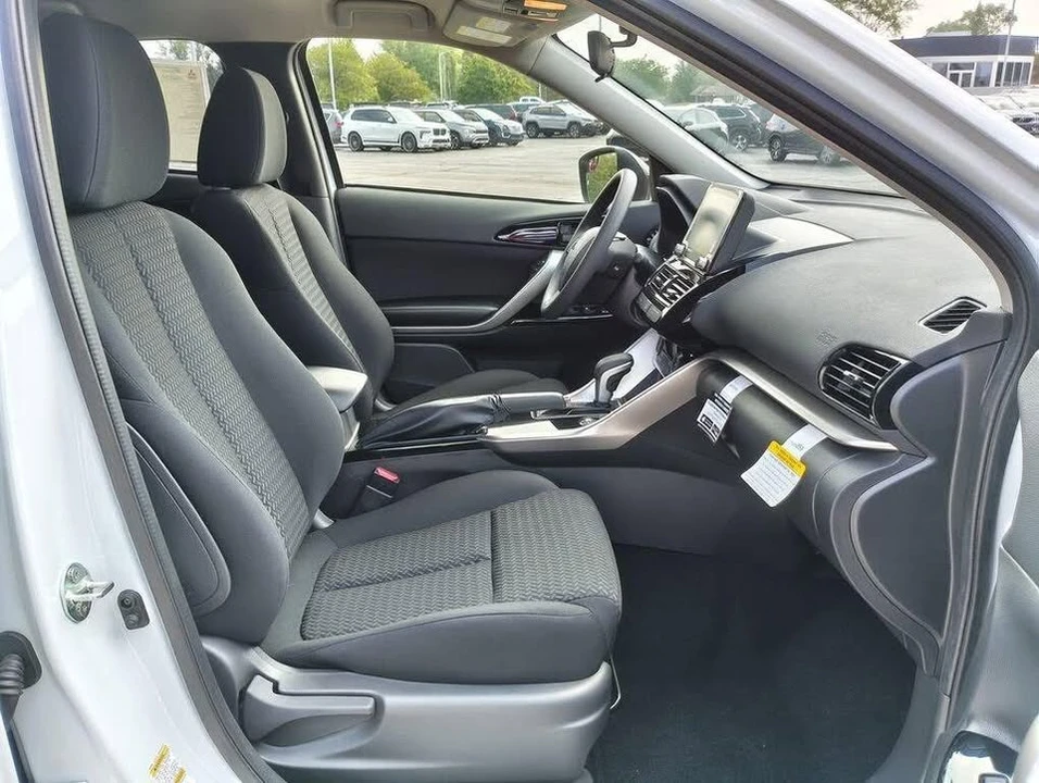 2026 Mitsubishi Eclipse Cross - Image 10 of 20