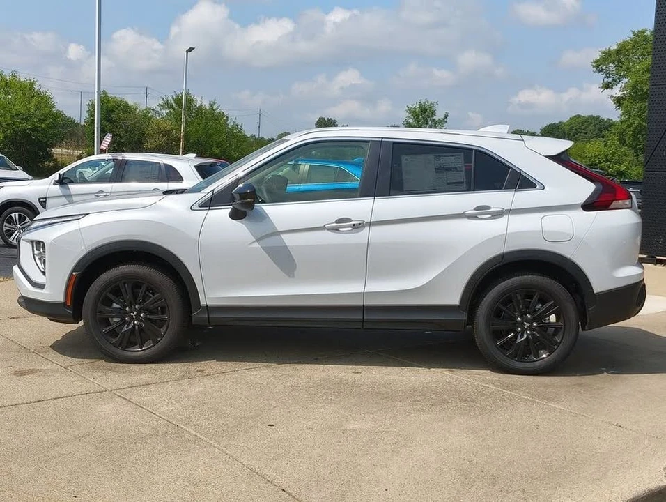 2026 Mitsubishi Eclipse Cross - Image 18 of 20