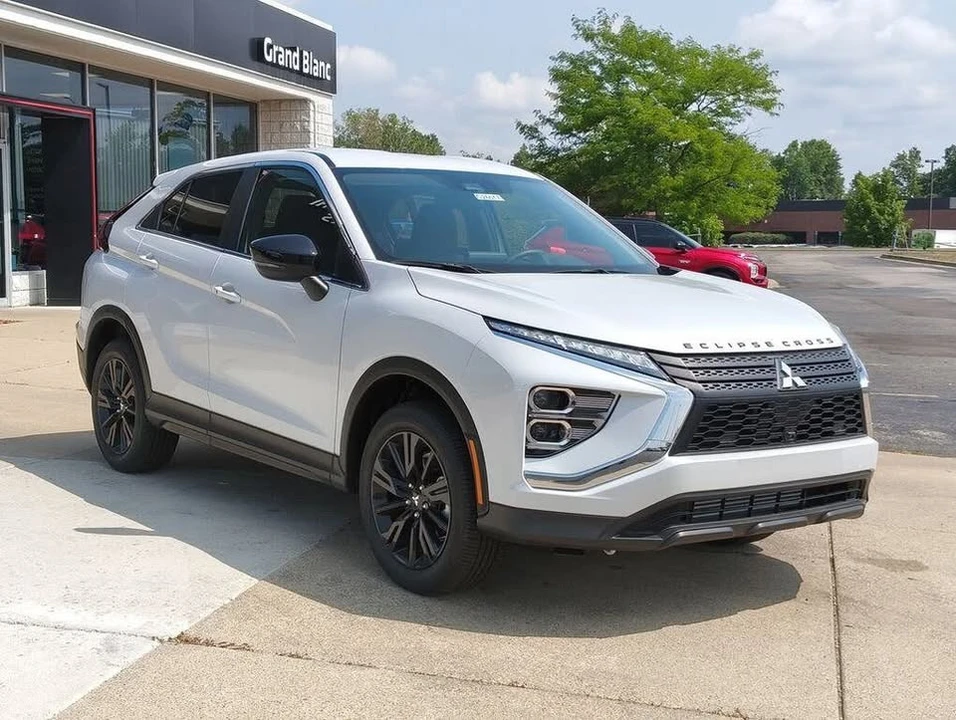 2026 Mitsubishi Eclipse Cross - Image 12 of 20