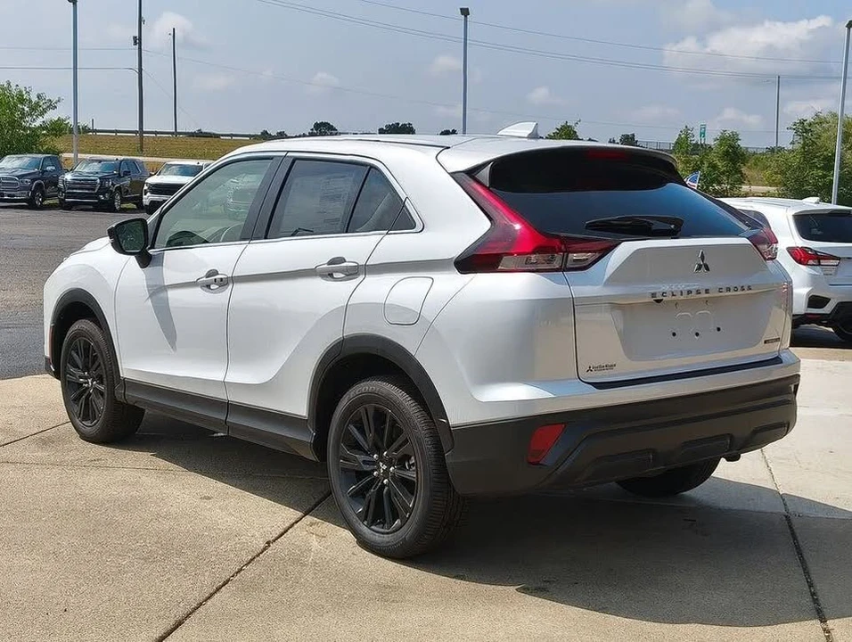 2026 Mitsubishi Eclipse Cross - Image 17 of 20