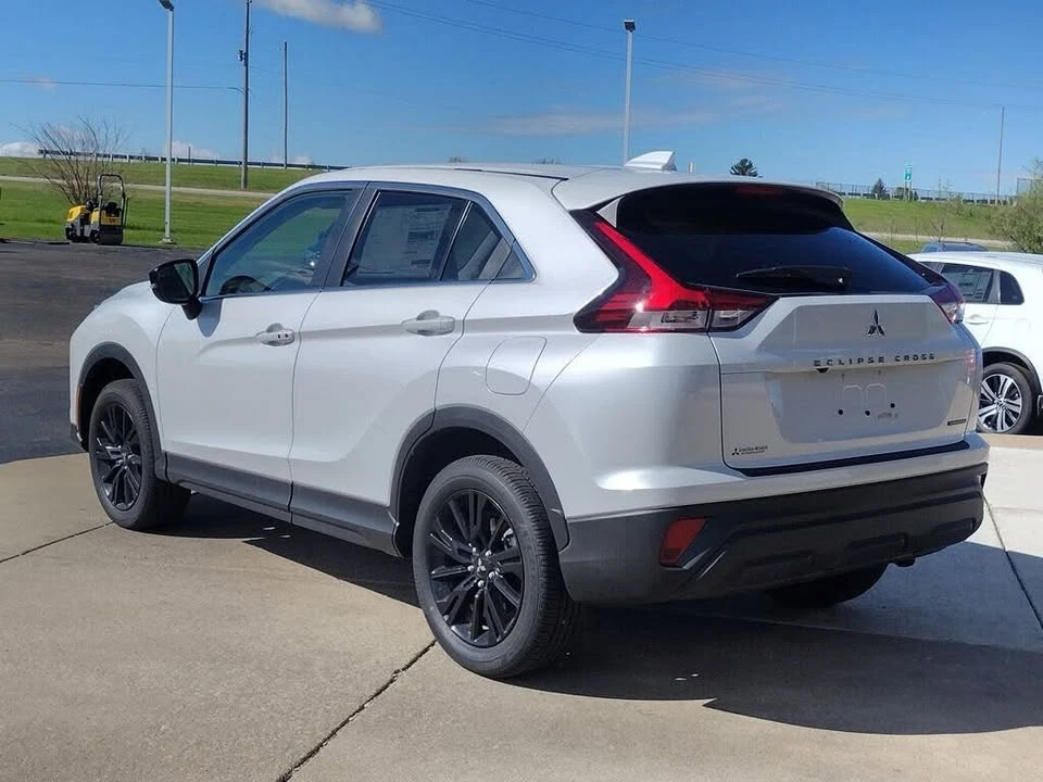 2026 Mitsubishi Eclipse Cross - Image 15 of 20
