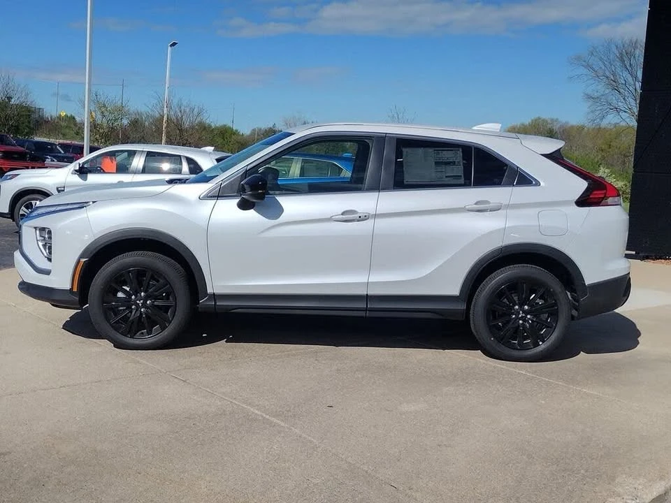2026 Mitsubishi Eclipse Cross - Image 16 of 20