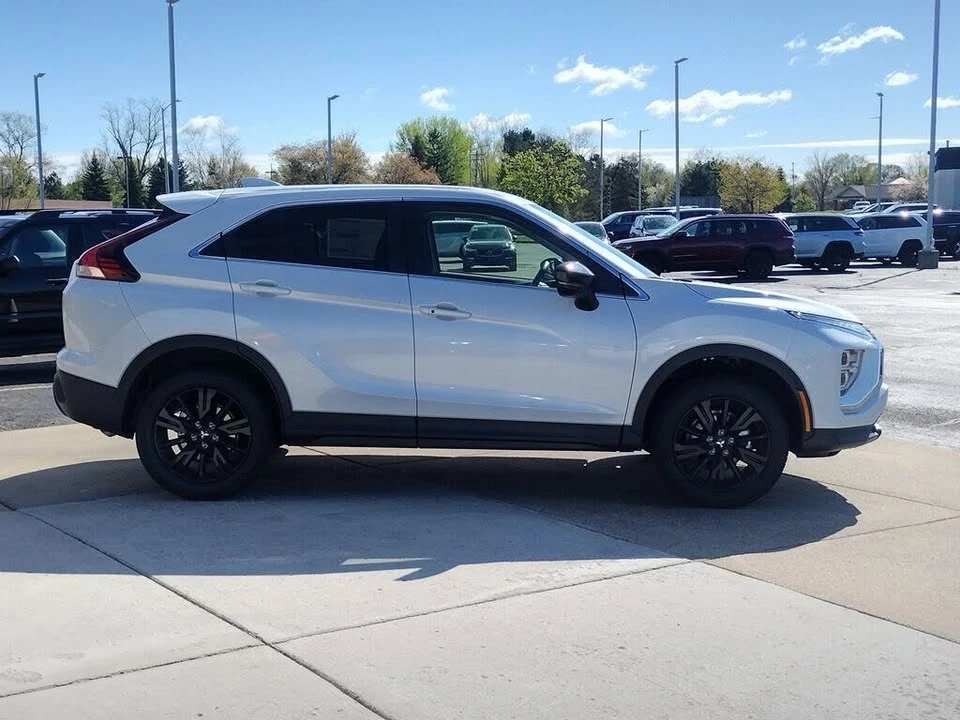 2026 Mitsubishi Eclipse Cross - Image 11 of 20