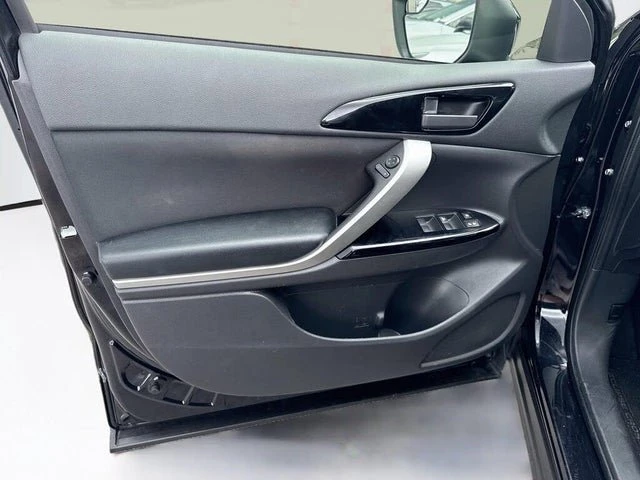 2026 Mitsubishi Eclipse Cross - Image 9 of 14