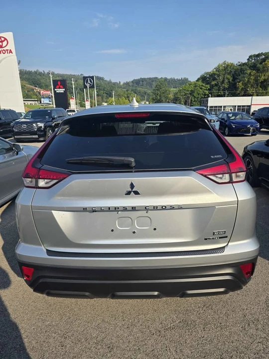 2026 Mitsubishi Eclipse Cross - Image 5 of 12