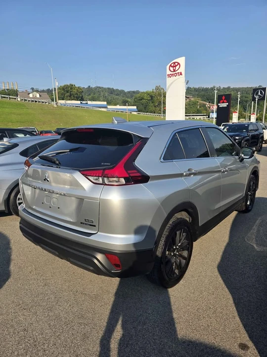2026 Mitsubishi Eclipse Cross - Image 4 of 12
