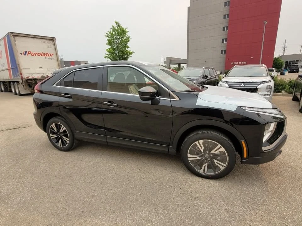 2026 Mitsubishi Eclipse Cross - Image 4 of 13