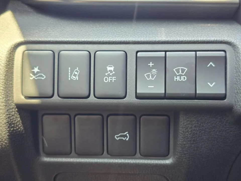 2026 Mitsubishi Eclipse Cross - Image 15 of 20