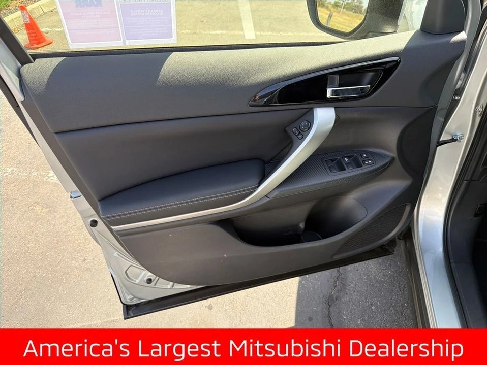 2026 Mitsubishi Eclipse Cross - Image 10 of 10