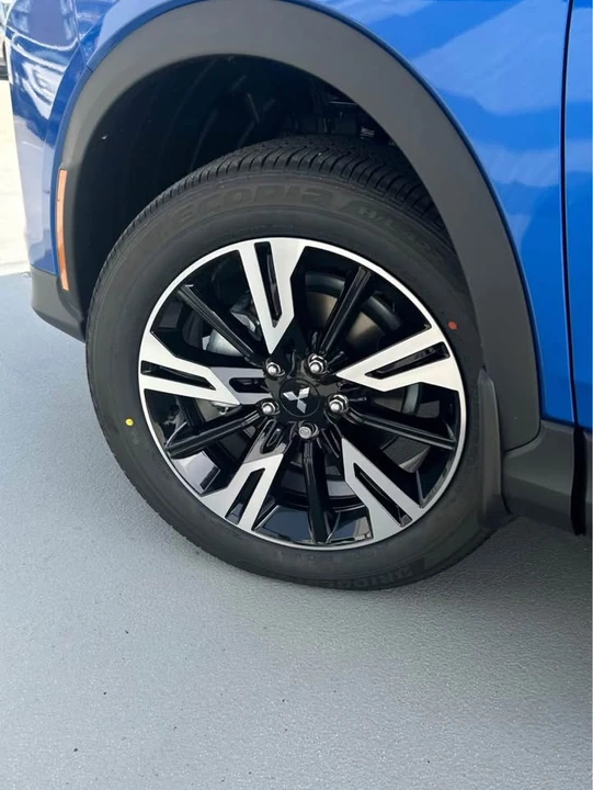 2026 Mitsubishi Eclipse Cross - Image 4 of 14