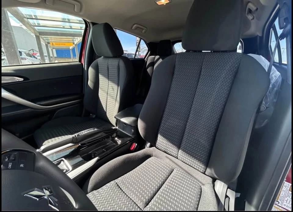 2026 Mitsubishi Eclipse Cross - Image 11 of 13