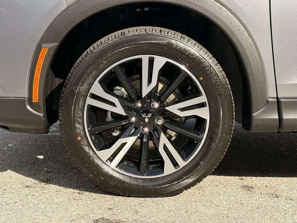 2026 Mitsubishi Eclipse Cross - Image 10 of 20
