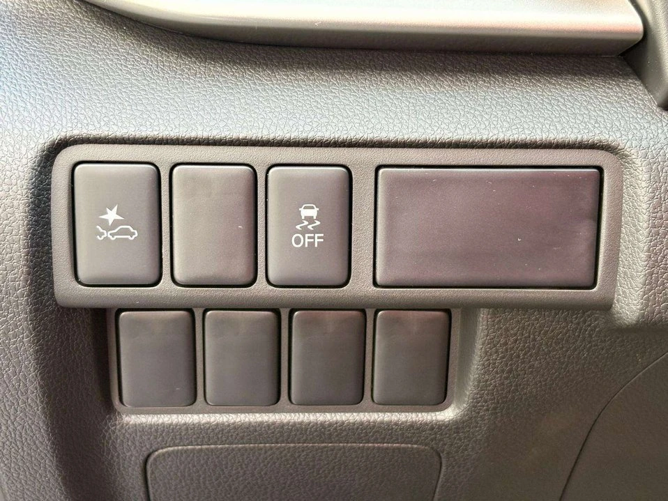 2026 Mitsubishi Eclipse Cross - Image 14 of 20