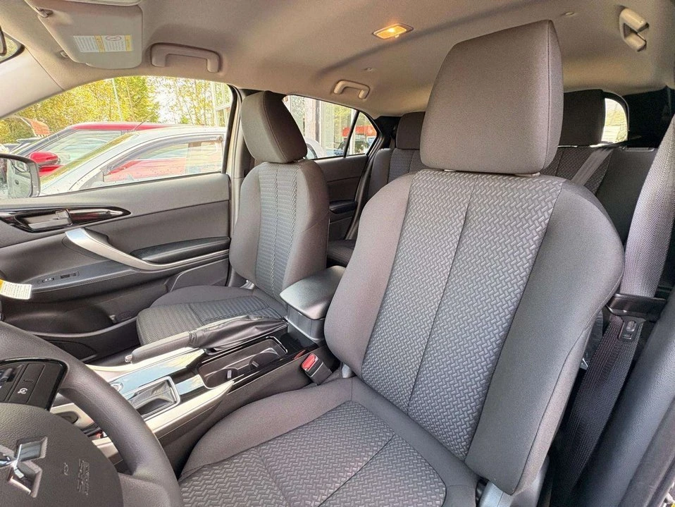 2026 Mitsubishi Eclipse Cross - Image 16 of 20