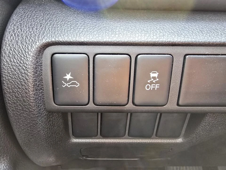 2026 Mitsubishi Eclipse Cross - Image 8 of 18