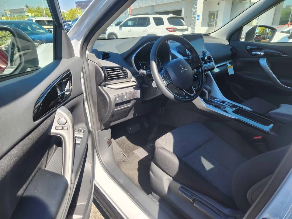 2026 Mitsubishi Eclipse Cross - Image 6 of 11