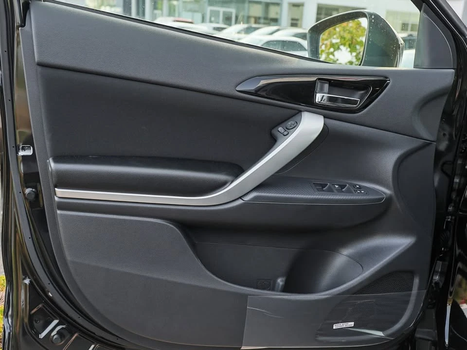 2026 Mitsubishi Eclipse Cross - Image 12 of 20