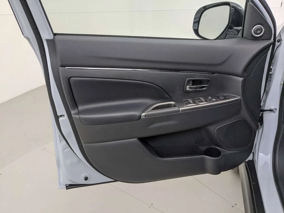 2026 Mitsubishi Eclipse Cross - Image 13 of 20