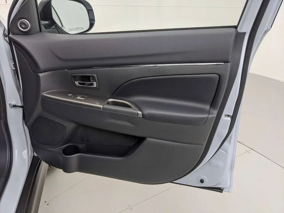 2026 Mitsubishi Eclipse Cross - Image 7 of 20