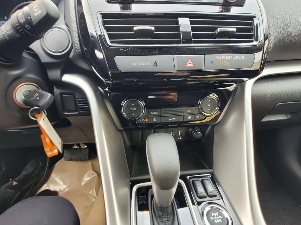 2026 Mitsubishi Eclipse Cross - Image 12 of 13