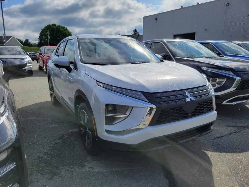 2026 Mitsubishi Eclipse Cross - Image 3 of 4