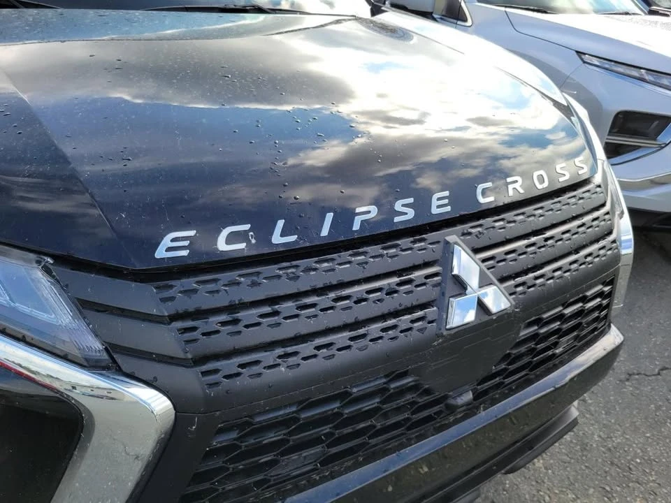 2026 Mitsubishi Eclipse Cross - Image 3 of 4