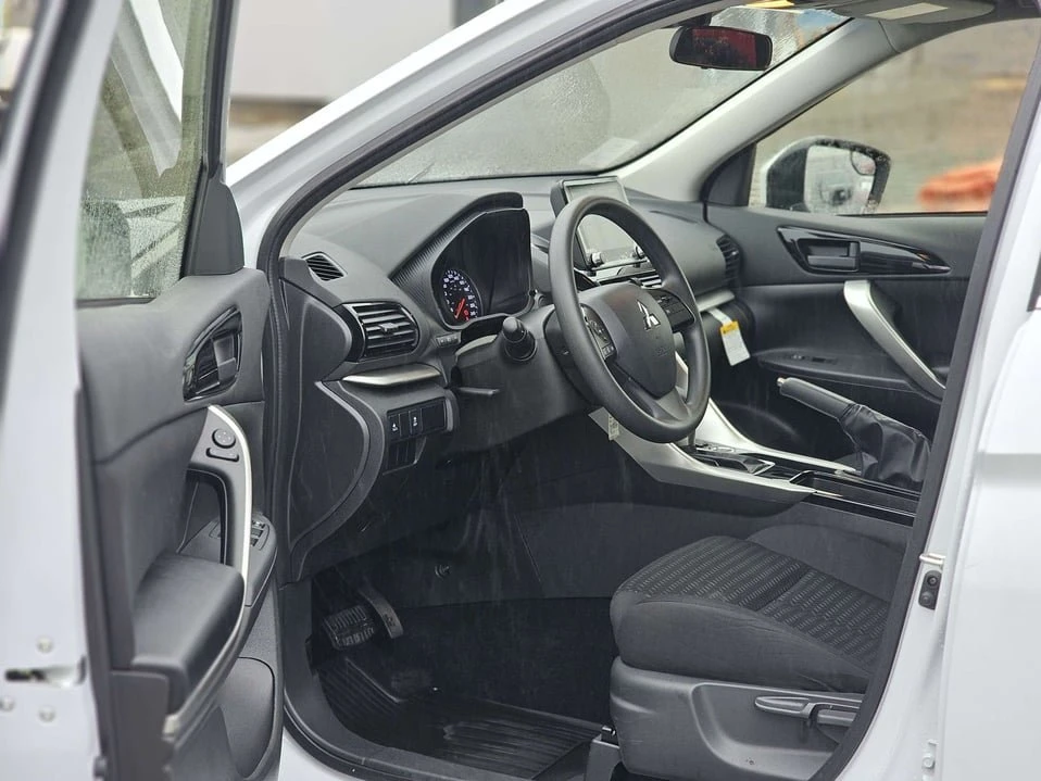 2026 Mitsubishi Eclipse Cross - Image 12 of 20