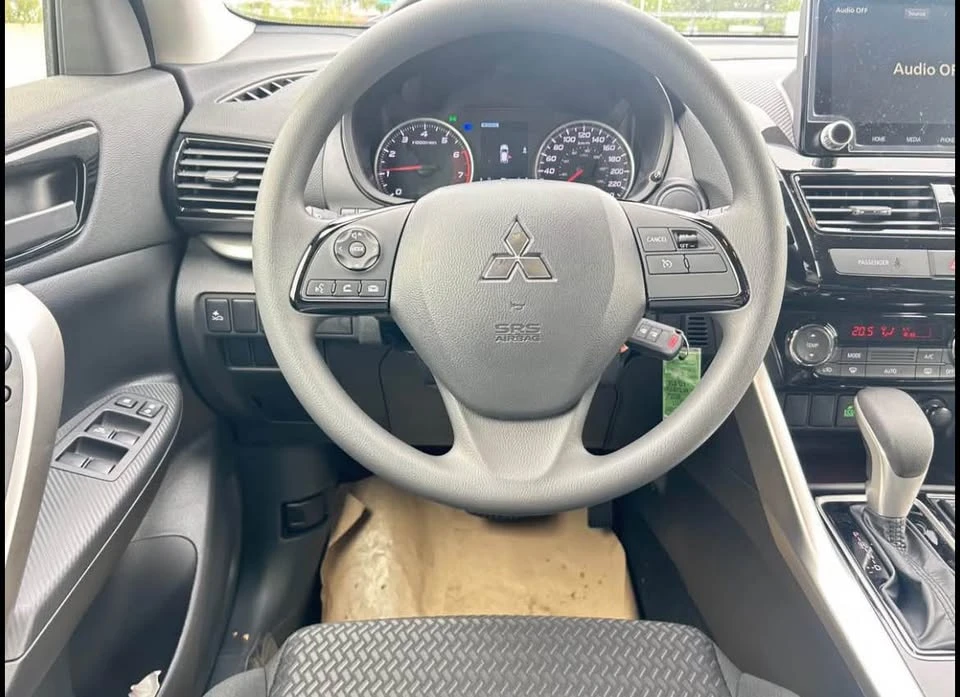 2026 Mitsubishi Eclipse Cross - Image 9 of 17