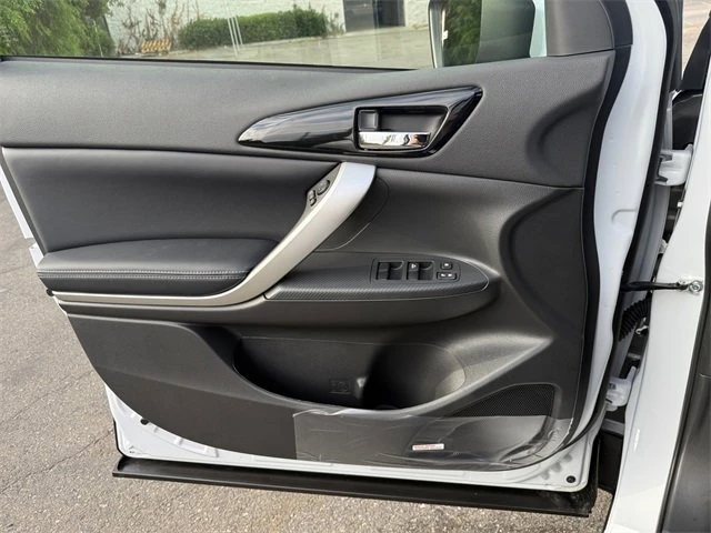 2026 Mitsubishi Eclipse Cross - Image 11 of 20