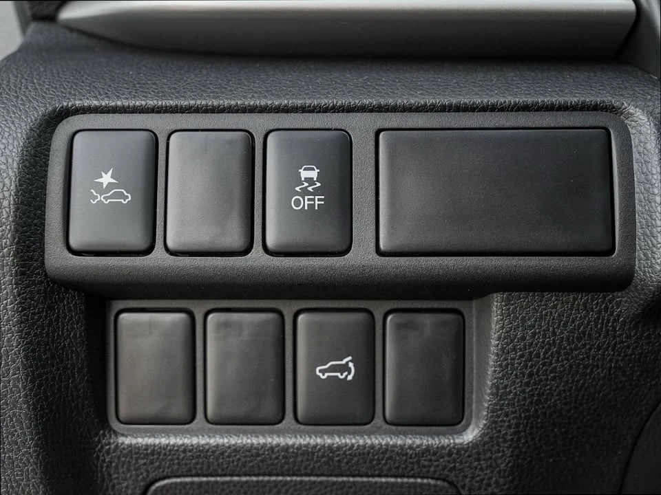 2026 Mitsubishi Eclipse Cross - Image 16 of 18