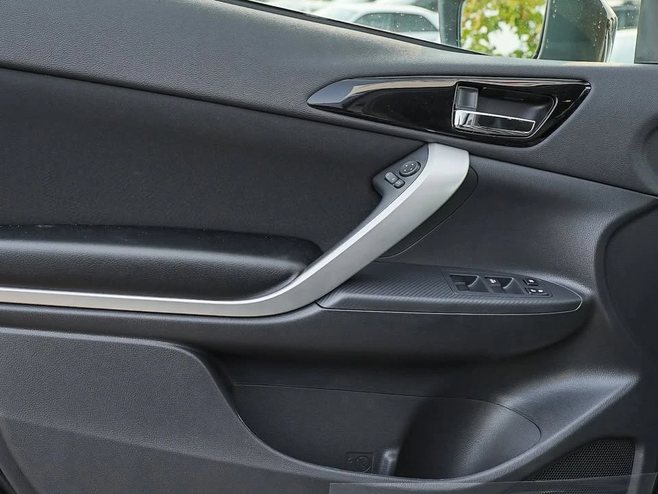 2026 Mitsubishi Eclipse Cross - Image 12 of 20