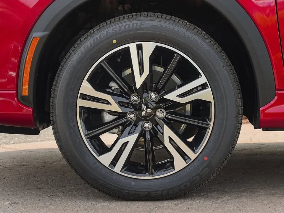 2026 Mitsubishi Eclipse Cross - Image 10 of 20
