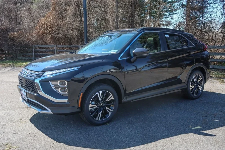 2026 Mitsubishi Eclipse Cross - Image 2 of 6