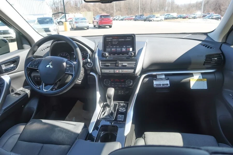 2026 Mitsubishi Eclipse Cross - Image 5 of 6