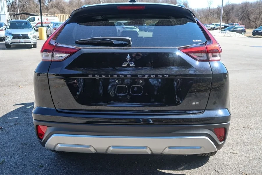 2026 Mitsubishi Eclipse Cross - Image 4 of 6