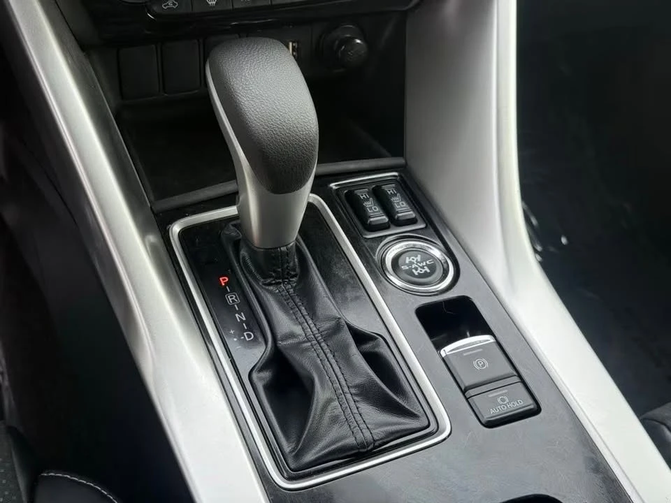 2026 Mitsubishi Eclipse Cross - Image 12 of 16