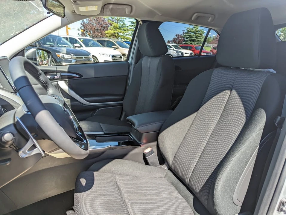 2026 Mitsubishi Eclipse Cross - Image 13 of 18