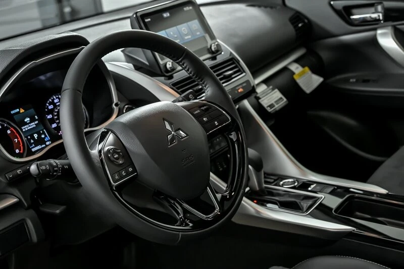 2026 Mitsubishi Eclipse Cross - Image 15 of 25