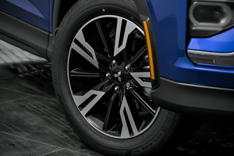2026 Mitsubishi Eclipse Cross - Image 3 of 28