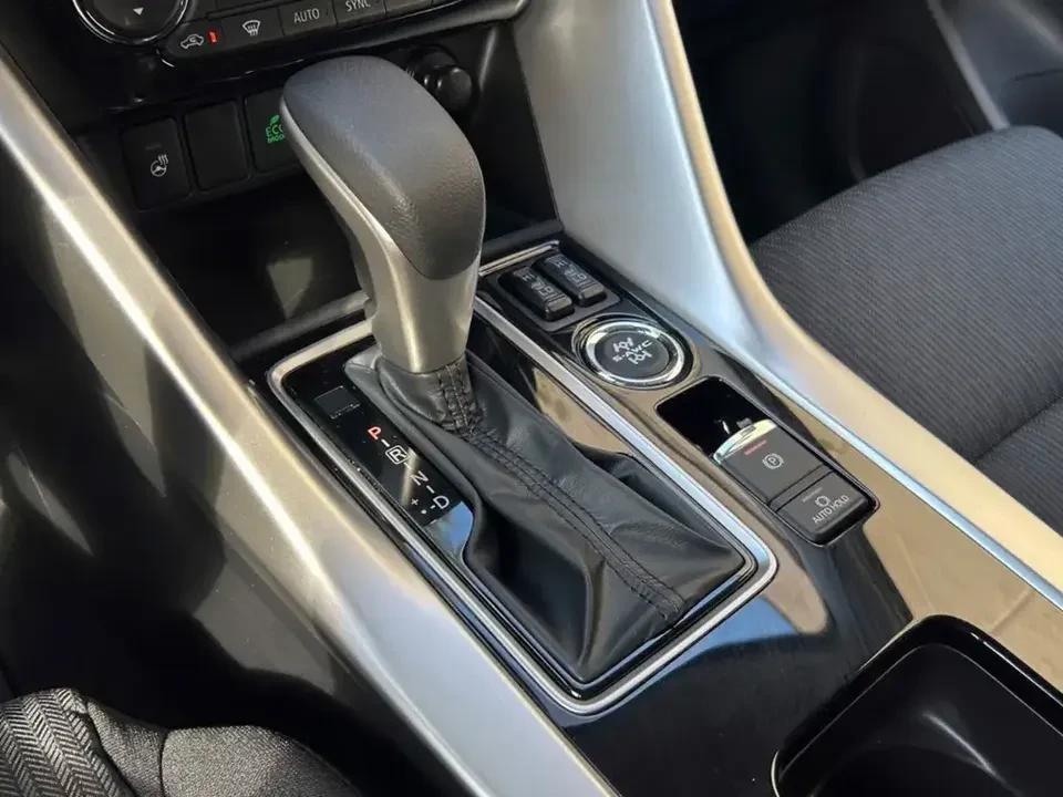 2026 Mitsubishi Eclipse Cross - Image 12 of 20