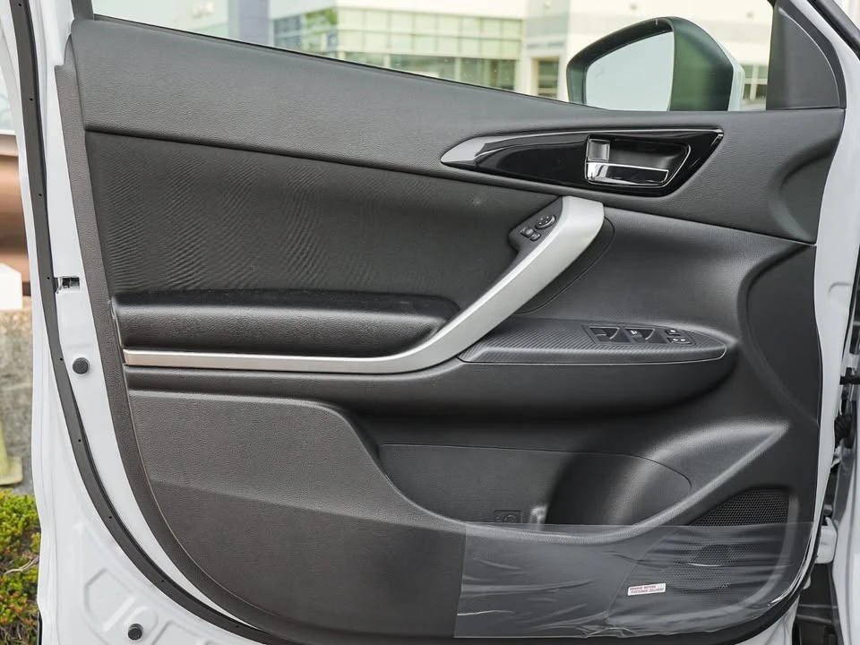 2026 Mitsubishi Eclipse Cross - Image 13 of 20