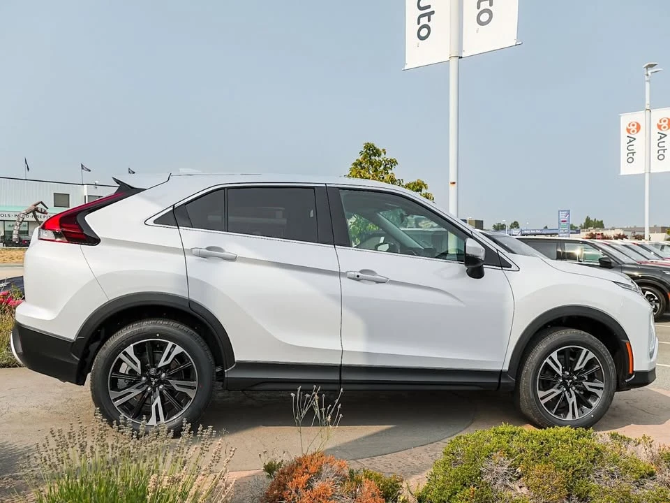 2026 Mitsubishi Eclipse Cross - Image 5 of 20